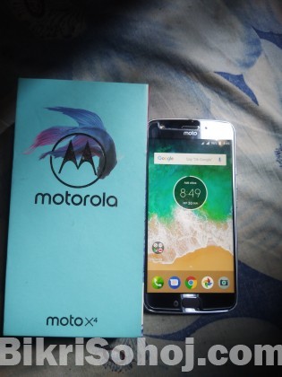 Motorola X4